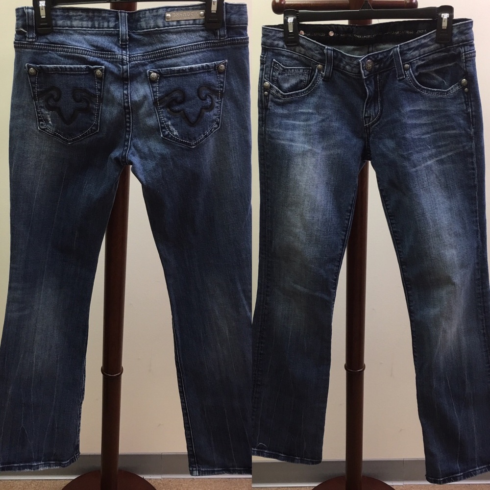 Express Rerock Jeans SZ 6 Boot cut distressed